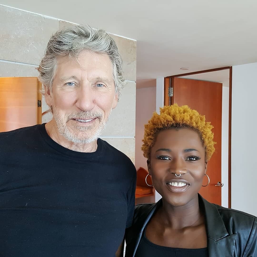 Hace unos días tuvimos el placer de peinar a <a href="/rogerwaters/">Roger Waters ✊</a>,  cantante del mítico grupo <a href="/pinkfloyd/">Pink Floyd</a> 
Increíble experiencia 💕