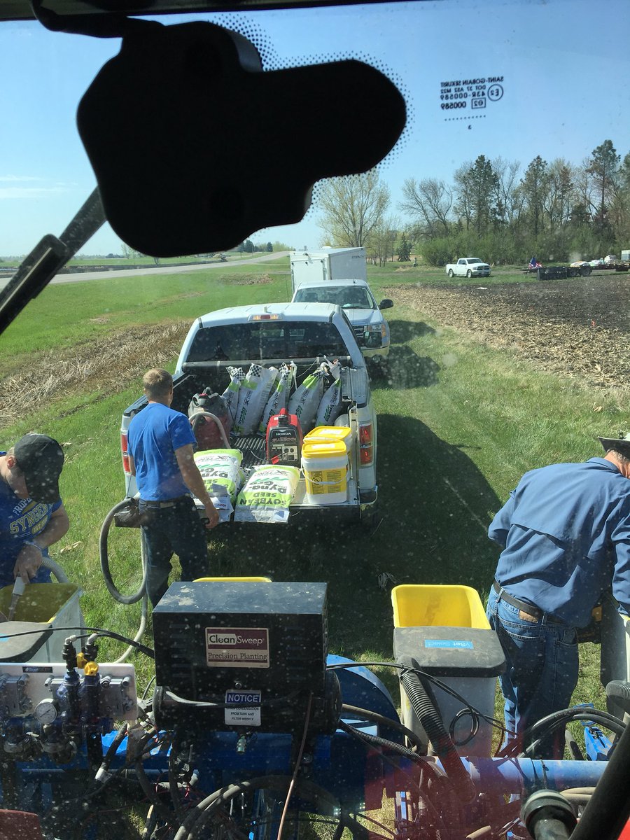 letsgofarmin's tweet image. No tweeting time when you have this crew! @DPaulson20 
#plot18
#letsgofarmin