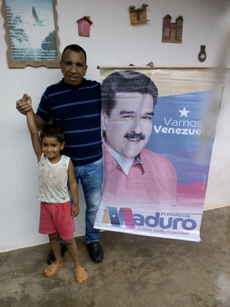 gustavoa2004's tweet photo. Si el que no se ha ido del país porque cree que Maduro perderá las elecciones; pues prepare bien sus maletas, ya que el próximo domingo triunfará una vez más la Revolución Bolivariana y Chavista con Nicolás Maduro al frente de la Presidencia! https://t.co/Ka6avdQnaE