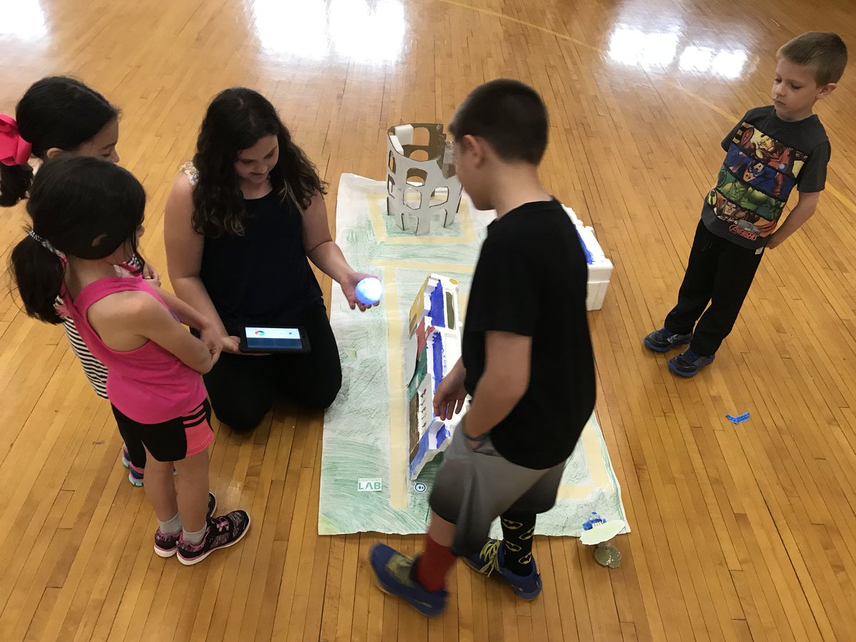 BevilacquaNB's tweet image. Newbridge Rd. 6th graders showed off their Sphero programs to their kindergarten and 2nd grade buddies! #spheros #beyondhourofcode #steam