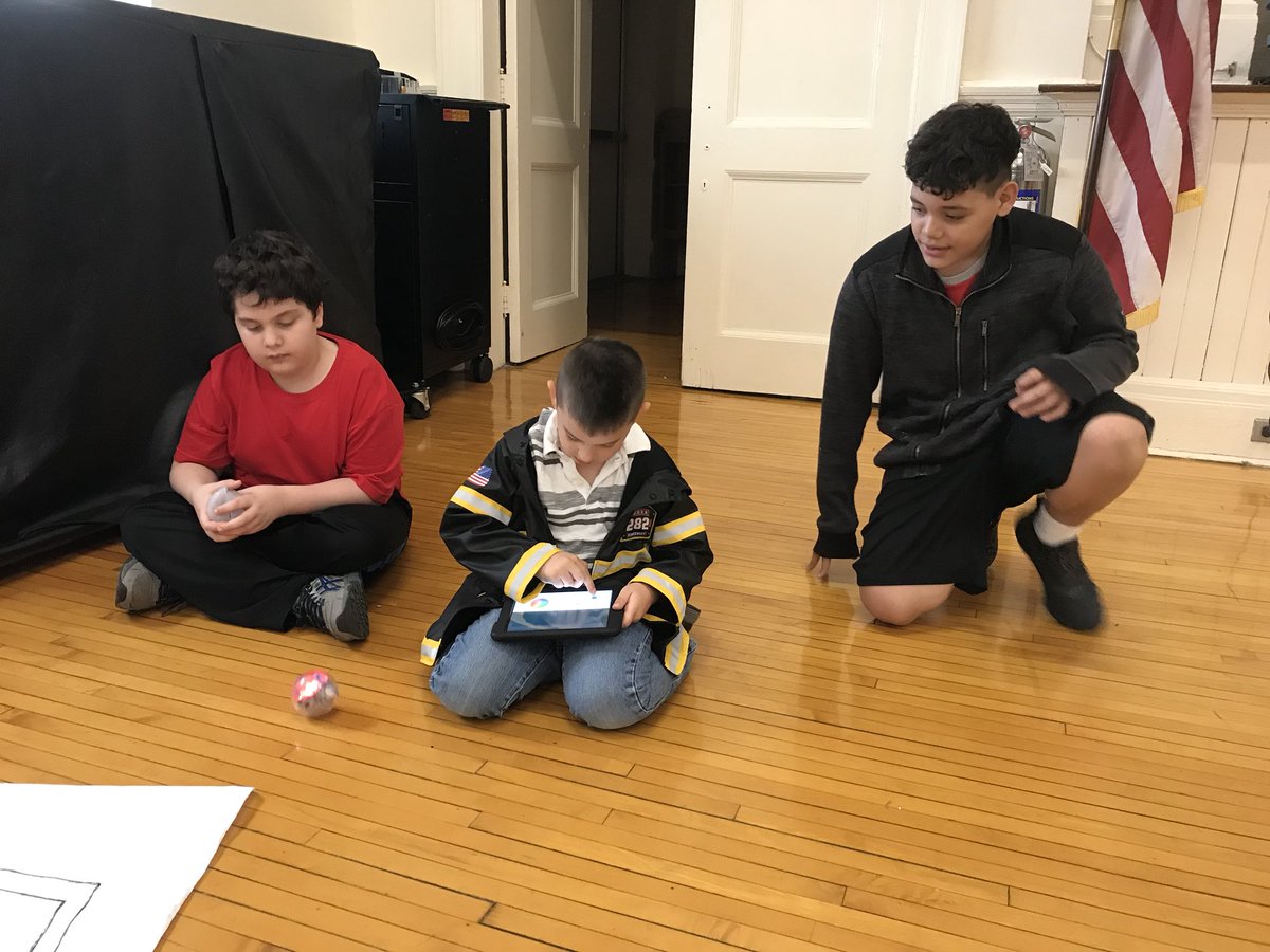 BevilacquaNB's tweet image. Newbridge Rd. 6th graders showed off their Sphero programs to their kindergarten and 2nd grade buddies! #spheros #beyondhourofcode #steam