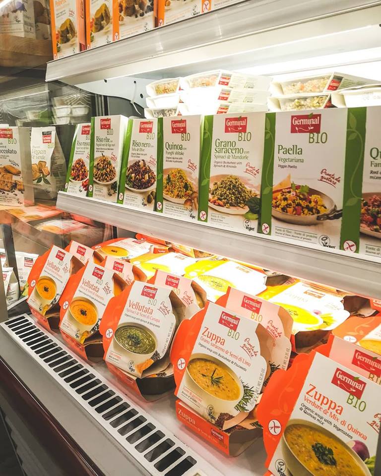 Erbacipollinait's tweet photo. Flash da #cibus2018
Ecco i nuovi packaging della linea "Freschi" di Germinal Bio che abbiamo appena realizzato
#foodpackagingdesign #foodmarketing https://t.co/iTifSi4l1k