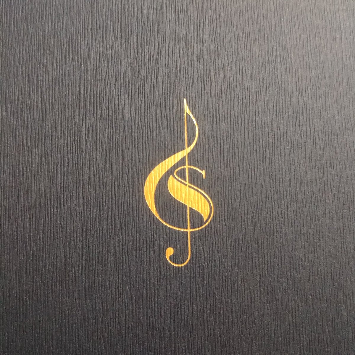 kidsharkloq's tweet photo. Treble - Solar who responsible for the high notes
Bass - Byul who got a very low voice, and do low notes when four of them harmonize. https://t.co/tm0eRmC3jZ