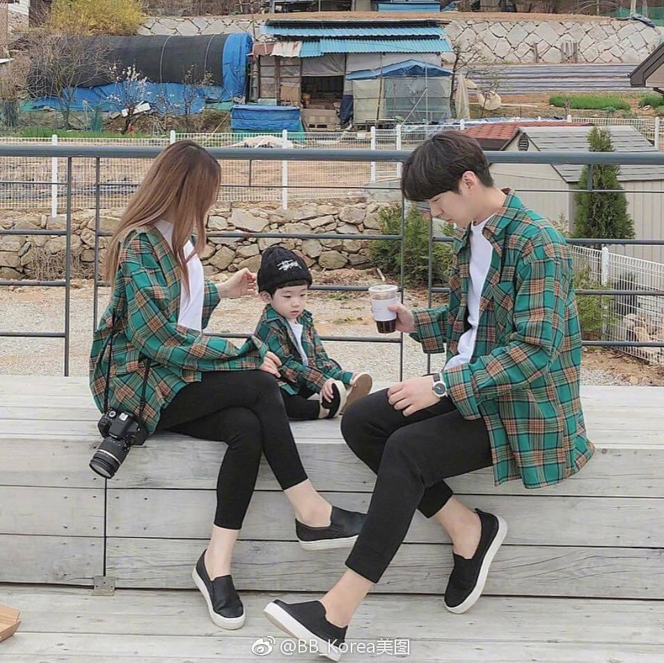 alljourneysc's tweet photo. คนเกาหลีใส่เสื้อคู่ว่าน่ารักแล้ว ใส่เป็นครอบครัวน่ารักกว่า โอ้ยยยยยโครตน่ารักเลยเว้ยยยยยยยย ชอบมาก คิวท์!!!
https://t.co/GyDYBWwbFo Heart https://t.co/WVaOD4DJta