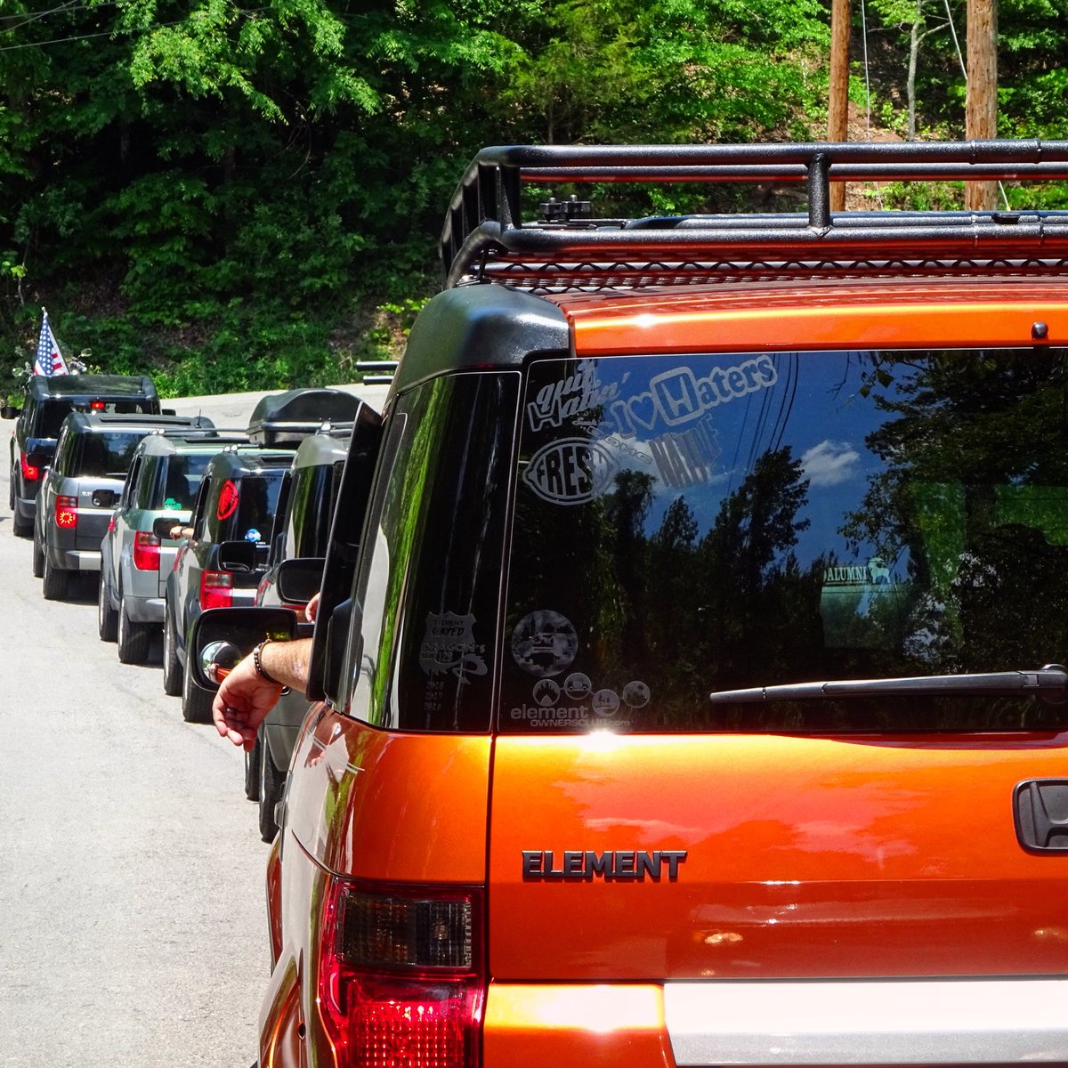 5thelementcamp's tweet photo. 20+ #hondaelements attended the 2018 Annual meetup, Elements on the Dragon.
Great to see so much love for this quirky little car.
See you all again in 2019. Alaways held on the 2nd Saturday in May. Deals Gap, North Carolina.
#vanlife #camping #carclub https://t.co/tnIXQ09d10