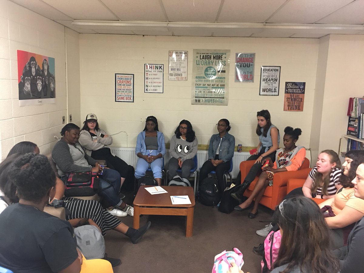 MsSanginesi's tweet photo. Girls Let’s Talk #communitycircle in action! #sharing #supporting #laughing #buildingrelationships #relationshipsbuildbrains #girlssupportinggirls @ms_agyemang11 @NorthParkSSca @sherrydalcin https://t.co/tFcfGMG3M2
