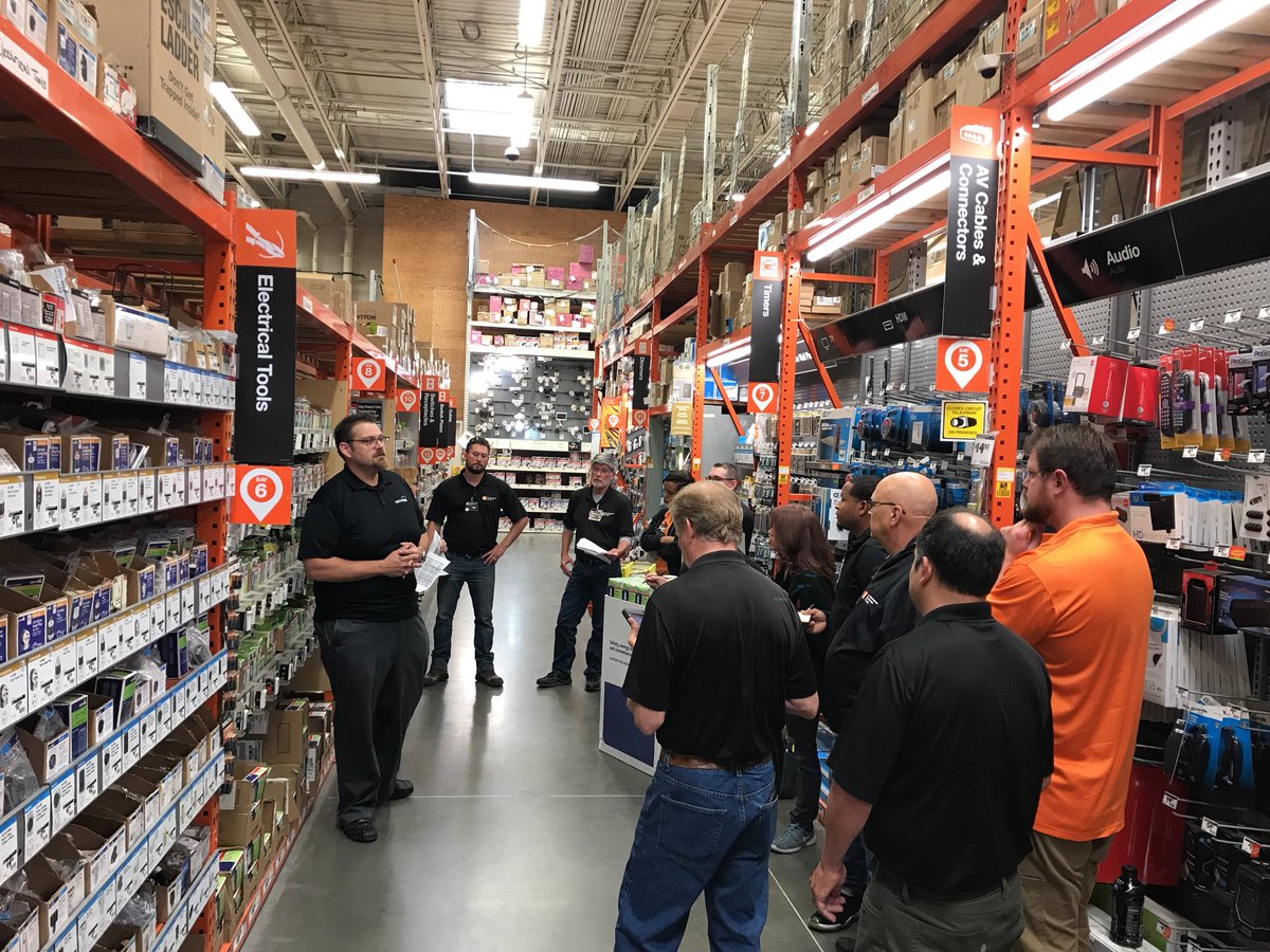 Leviton taking time out for a refresher in service guidance. MET leaders working hard for our customer to make it easier to find, shop and buy. #D214MET #D214Proud #PMDMET #PMD