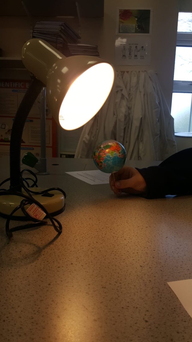 curragh_cc's tweet photo. Our first years doing some inquiry learning into the earth, sun and moon #sunmoonearth #space @KWETB @JctScience @curragh_pps https://t.co/JpTJ2BuC7t