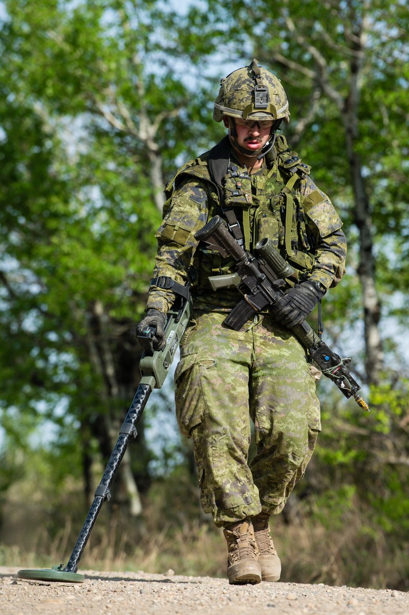 CanadianArmy's tweet photo. More photos from the field at Exercise #MapleResolve 2018! Soldiers took part in a mass casualty evacuation scenario; all injuries are simulated.
📸 Corporal Myki Poirier-Joyal https://t.co/zMBJ70bVfN