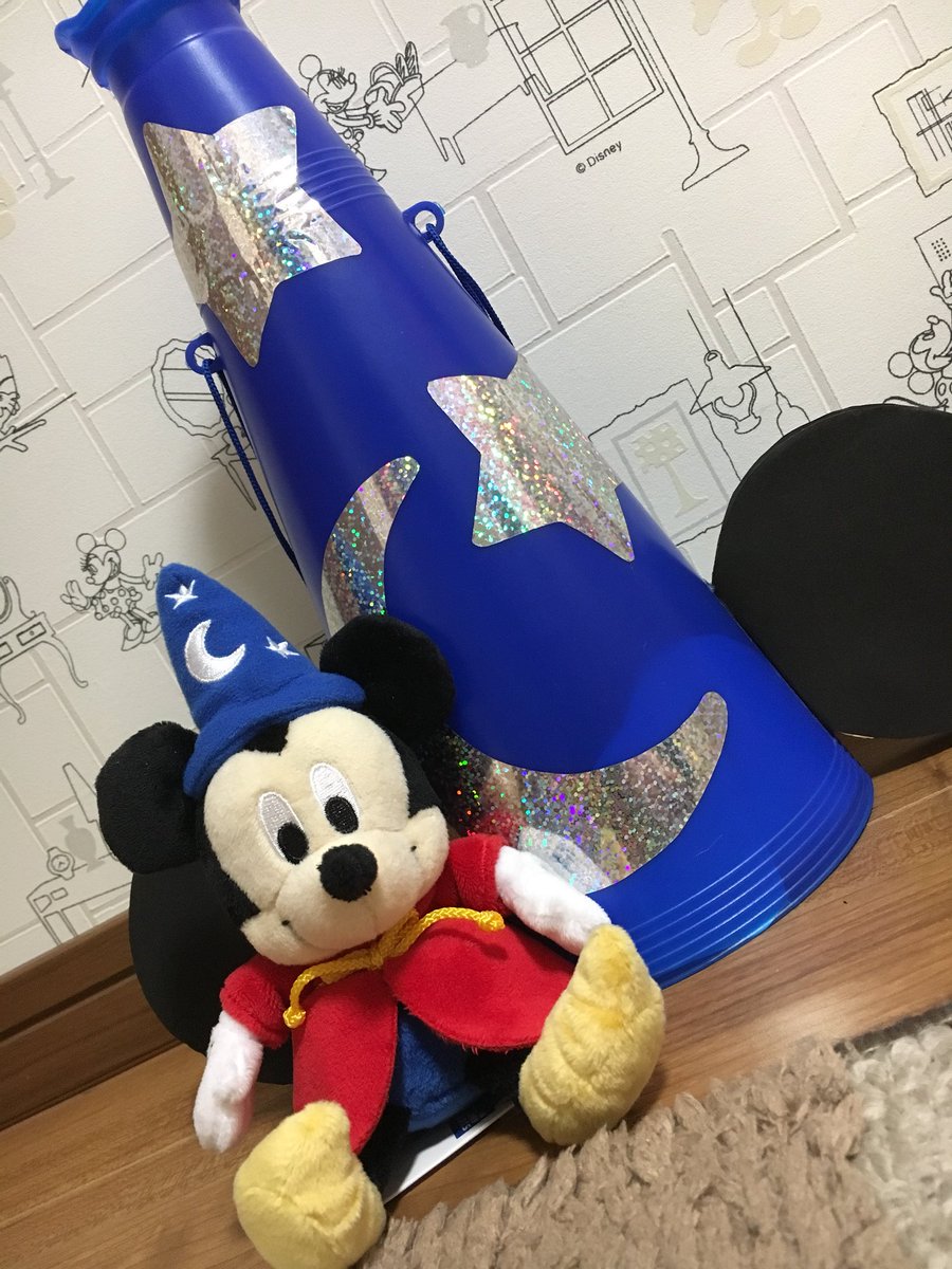 なぎ D垢 Ar Twitter 体育祭でたまたま青団だったのでメガホンを頑張ってデコった 耳がなかなか悩んだけど どうしてもつけたくてつけたw ローブの赤もちゃんと入れたくて入れたけど 学校にわかってくれる人がいないw