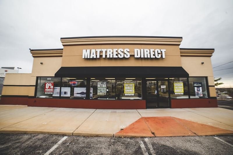 mcsqueal79's tweet photo. Today I'm @stlmattress in #StLouisMo #SoCo until 8pm. Buy one get one #FREE on XO Pillows!!! Queen size pillow #BOGO for $77!!! King size #BOGO only $97!!! Come see me and learn about #SleepRules and how much better you will feel after a great sleep. #AskForShaun https://t.co/wGwVeUqdKP