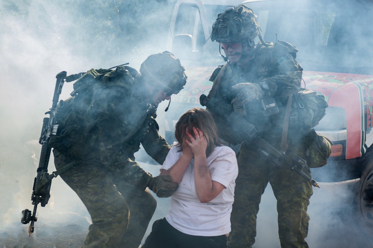 Armeecanadienne's tweet photo. Plus de photos provenant de l'exercice #MapleResolve 2018! Des militaires ont participé à un scénario d'évacuation massive de blessés; toutes les blessures sont simulées.
📸 Caporal Myki Poirier-Joyal https://t.co/KUfDddlW7B