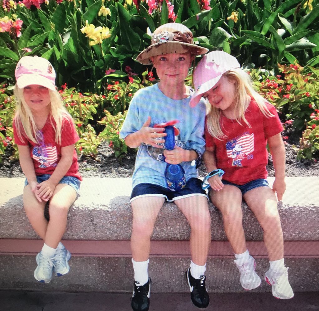 GalianoZach88's tweet photo. It’s been a year without you my youngling. I miss you more than you know! I hope to forever keep making you proud. I love you❤️ https://t.co/NXkXORUOxu