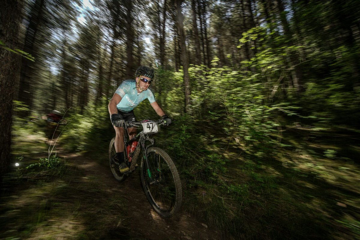 Fotaza de @marco_pp16 
@edalarteciclo @cremdeluxartesanos #Heledarialarotonda <a href="/4bikershop/">4bikershop</a> #DanausRuedas @sporting_pursuits