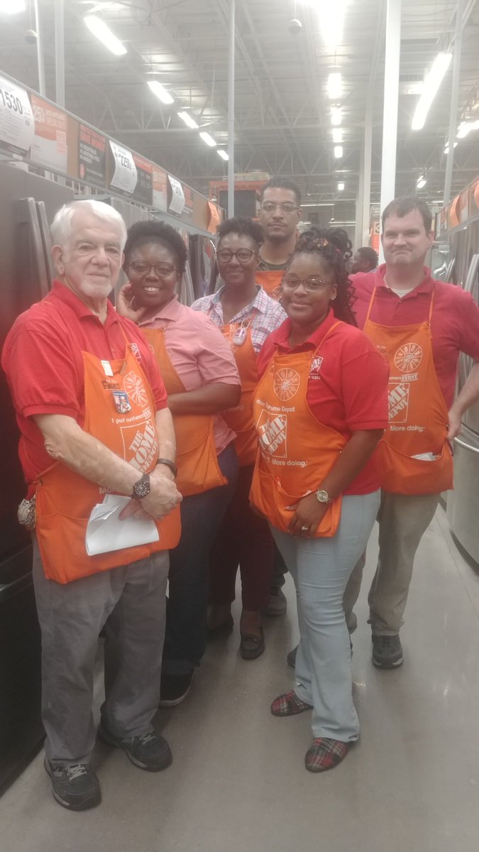 mindy_hartwick's tweet photo. Another successful Specialty Tuesday Training @HomeDepot #367 in Baton Rouge, La..  It was a great group of Specialist.  #lifesgood @LGUS https://t.co/fCQGp9rYxP