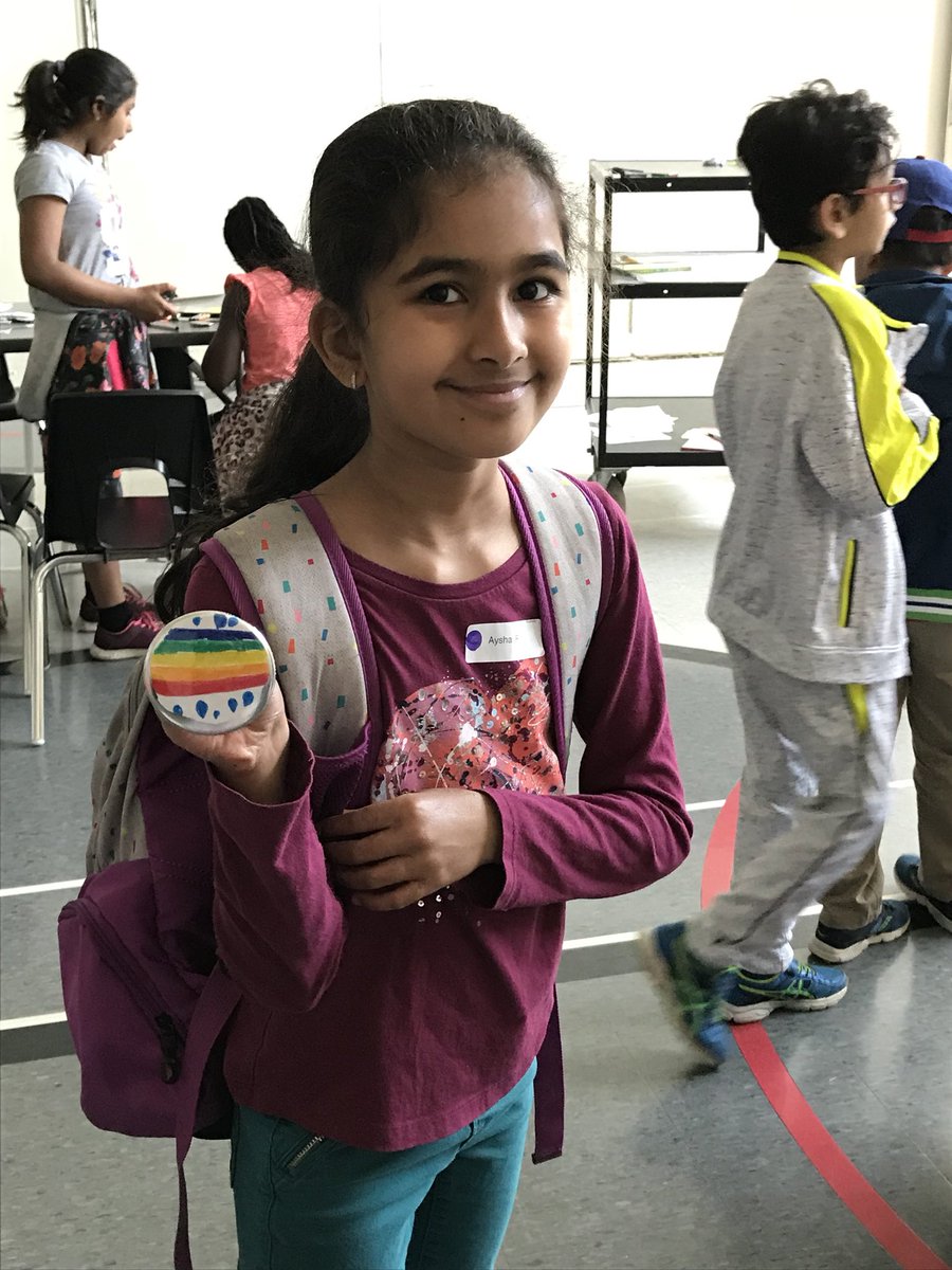 FRC_5921's tweet photo. Button making fun!!! 😋😃 https://t.co/GyV6WlZfzt
