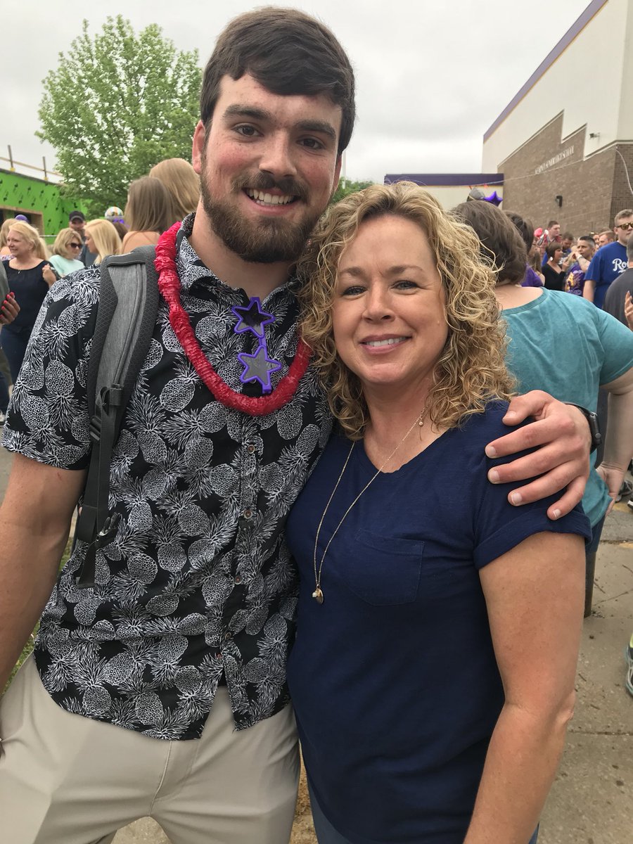 CathiJBowers's tweet photo. Seniors last day! I could not be more proud of you, @MaxBowersKMO11! #KMOnation https://t.co/8HKL11MGgT