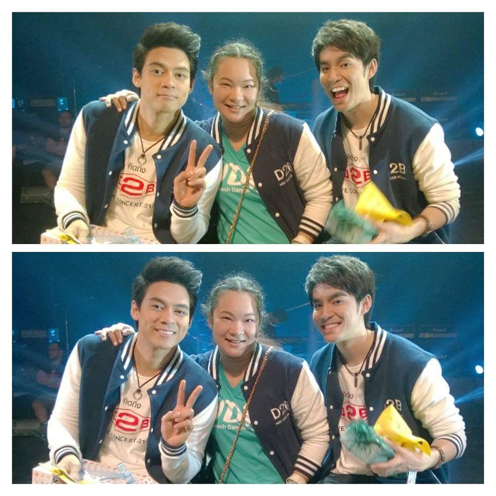 AFaiiWD's tweet photo. Happy Birthday พี่แดน
..รูปแรกที่ได้ถ่ายกับพี่แดนพี่บีม😍
ดีใจมากๆที่ได้เจอพี่ๆครั้งแรกหลังจากที่ตามมาตั้งแต่ ม.3 #D2Bliveconcert2014
 #รักตลอด16ปีที่ผ่านมาและจะรักตลอดไป 💕 #รักพี่แดนที่สู๊ด #วันนี้วันของพี่แดน😊 #16052018
#DanWorrawechBirthday2018
#DanWorrawech https://t.co/3EsTt2DaOe