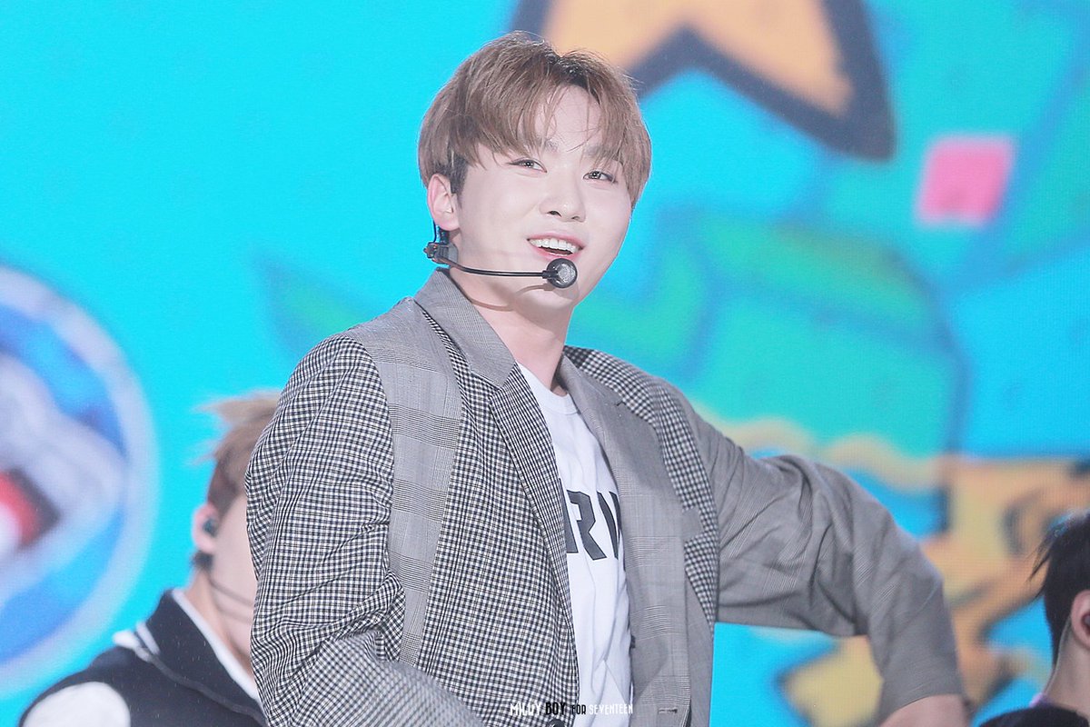 Muststopjihoon's tweet photo. 180512 #SEUNGKWAN #승관 @pledis_17 https://t.co/dwEEOEQRRd