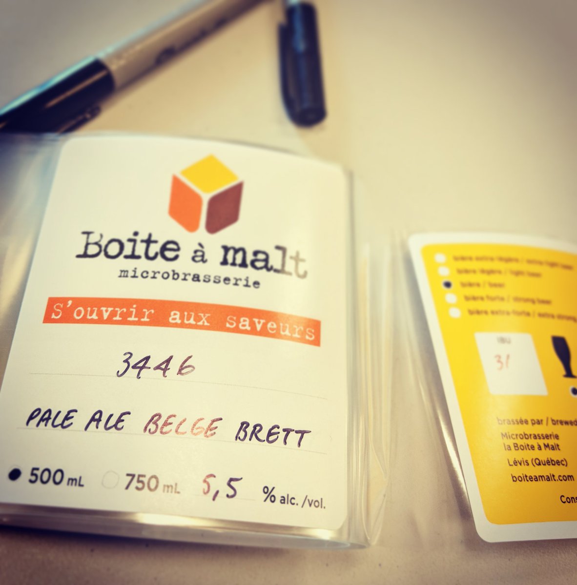 Boiteamalt's tweet photo. D'ici la fin de la journée, nous aurons notre petite dernière en bouteille disponible pour emporter. La 3446, version "bretté" de notre pale ale belge 6443 ! C'est désaltérant à souhait ;-) https://t.co/szkmTO5cRK