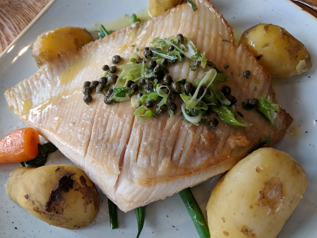 JavidTrader's tweet photo. Another lovely lunch with @1AnneChapman by the sea @PebbleBeachUK
-
The staff are really friendly and accommodating.
-
And thanks to the chef for sitting with us and explaining the finer details.
-
-
#food #pebblebeachuk https://t.co/oWor8CsVlB