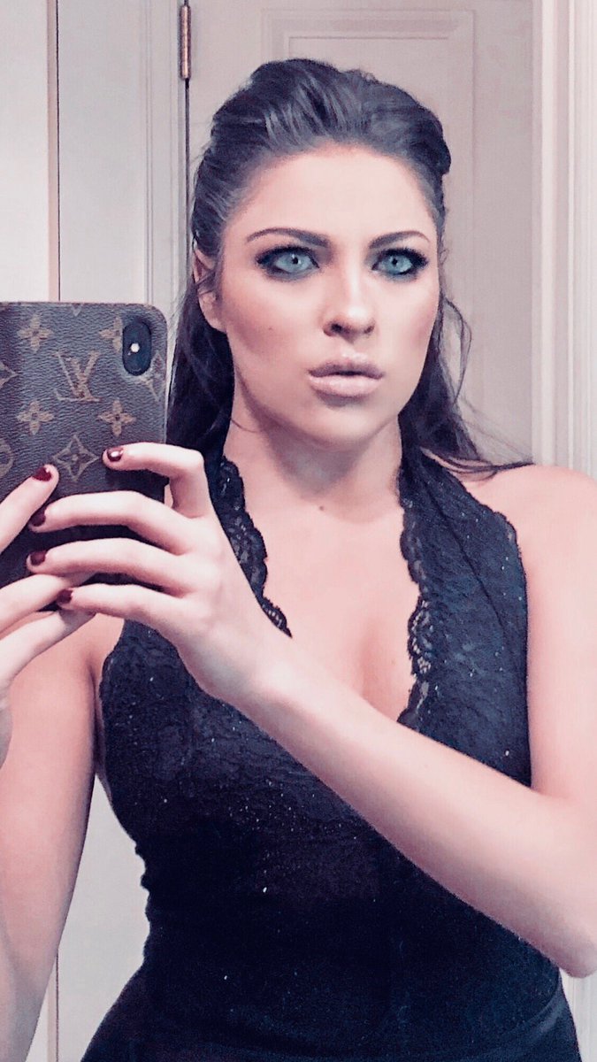 RLorinOfficial's tweet image. Hi loves! Hope all of my upstate NY friends are ok after that storm yesterday...scary 😞 Today...girl stuff getting ready to leave for lalaland tomorrow ✈️  So happy my brother is coming to hang for a few days too ❤️ Wishing you all a great humpday 💋🤘xoxo #LAbound