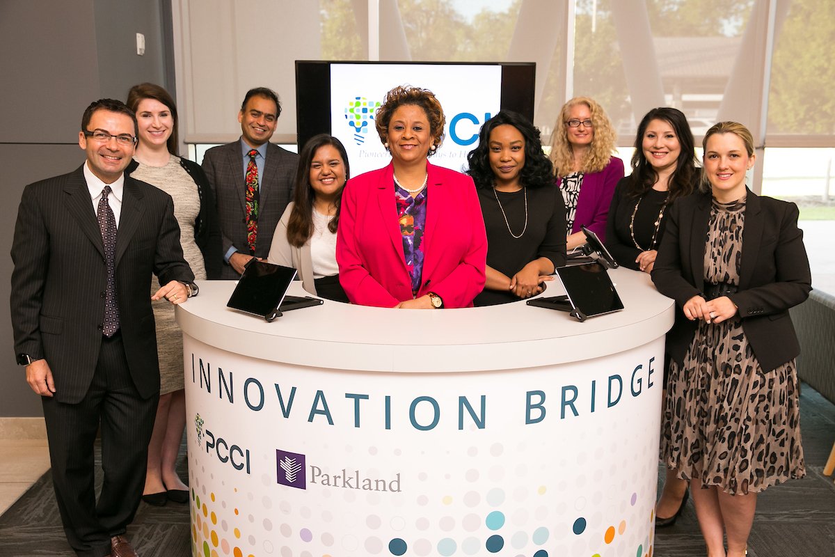 PCCInnovation's tweet image. The PCCI Innovation Bridge has opened at @Parkland Hospital's Hatcher Station Health Center enabling patients to connect to digital technology to better manage their own health. #innovation #engagement #PatientCare pccinnovation.org/pccis-innovati…