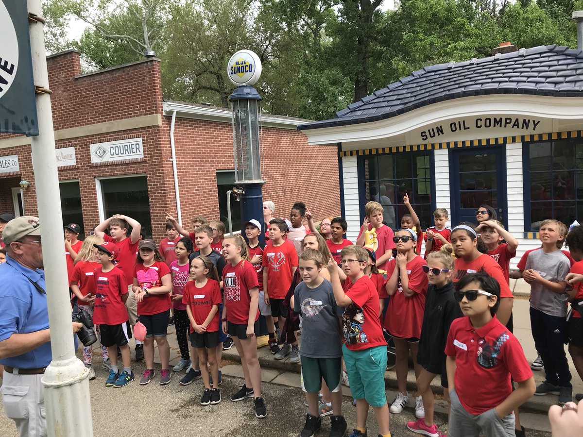 teambeckersmith's tweet photo. Hopewell Elementary 4th graders love visiting Carillon Park.  #teambeckersmith #WEareLakota #HWESPatriots https://t.co/VInGRyDTyE