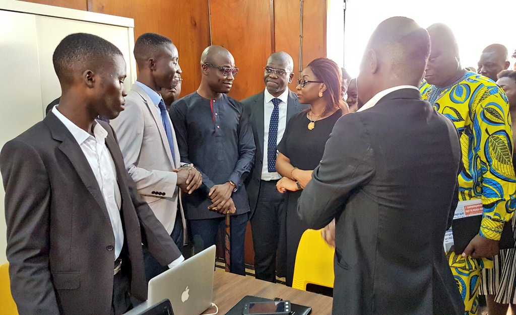 AurelieASZ's tweet photo. La plateforme de commerce en ligne #Exportunity est une passerelle sécurisée d'achat et paiement en ligne au défi de la livraison. Ce rêve qui révolutionne aujourd’hui le e-commerce en Afrique a été possible grâce à des outils innovants #BeninStartUpWeek #BeninNumerique #wasexo https://t.co/OgqR8yzqGH