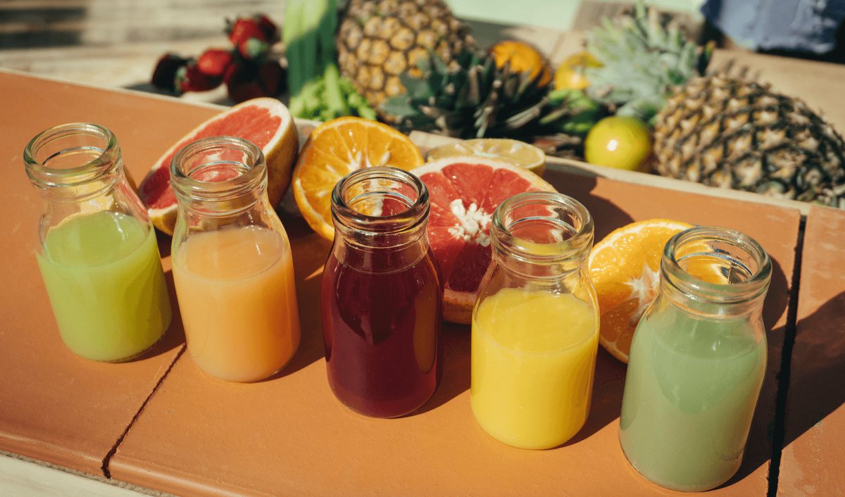 Mito: los jugos de frutas te hacen ganar peso. 🍎🍊🍍
Descubre más de este mito: frutosdevida.com/blog/mito-los-…