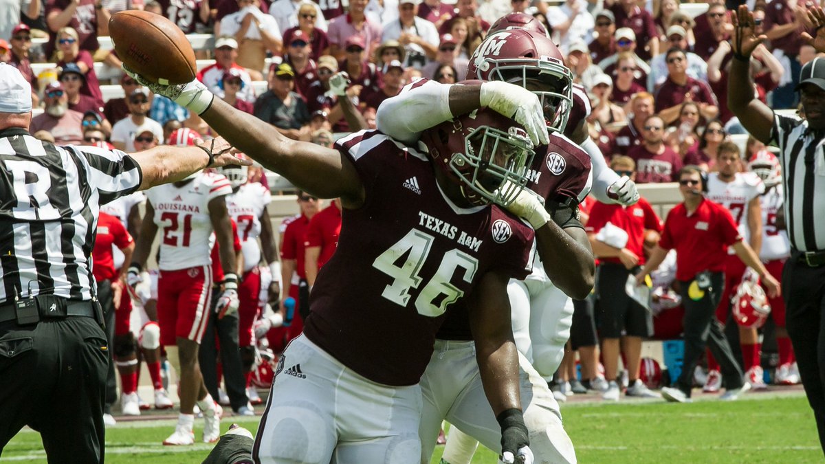 AggieFootball's tweet photo. Senior sack master.
@LandisDurham is one of just two returning Power 5 players that tallied 10 or more QB sacks in 2017.
#12thMan https://t.co/IvC12NTVtq