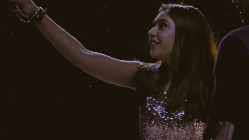 NandiniMurthyFc's tweet photo. She gifts him something priceless - A moment with shooting stars.

@justvoot 
#KYYOnVoot 
#MaNan
#NandiniMurthy
#ManikMalhotra  
@ManikMalhotraFC https://t.co/VwcLZZ3JHC
