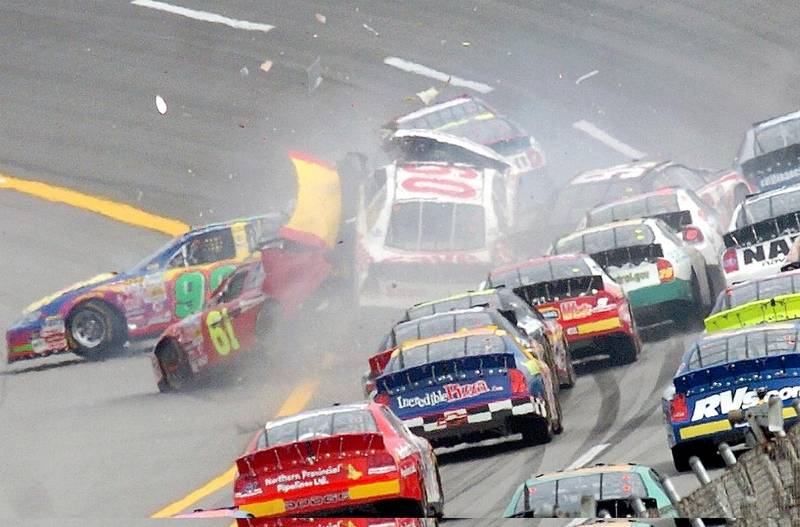 nascarcasm's tweet photo. ONE PERSON: "I HEAR 'LAUREL'."

ANOTHER PERSON: "I HEAR 'YANNY'."

KEVIN LEPAGE: "I HEAR 'CLEAR.'" https://t.co/xjfXOzRl3K