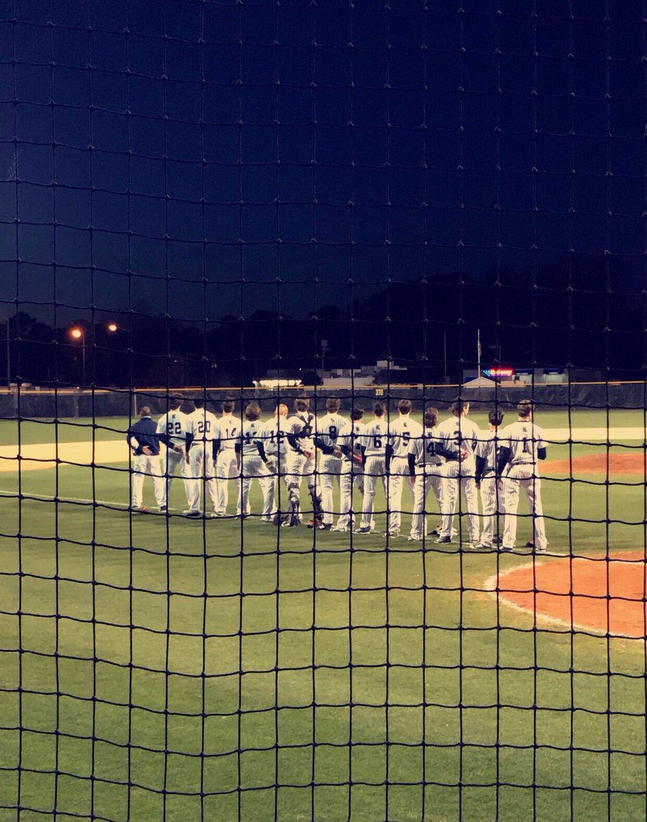 cameron_724's tweet photo. Much love for my brothers💍🤟🏻 https://t.co/4EmFJjRZS8