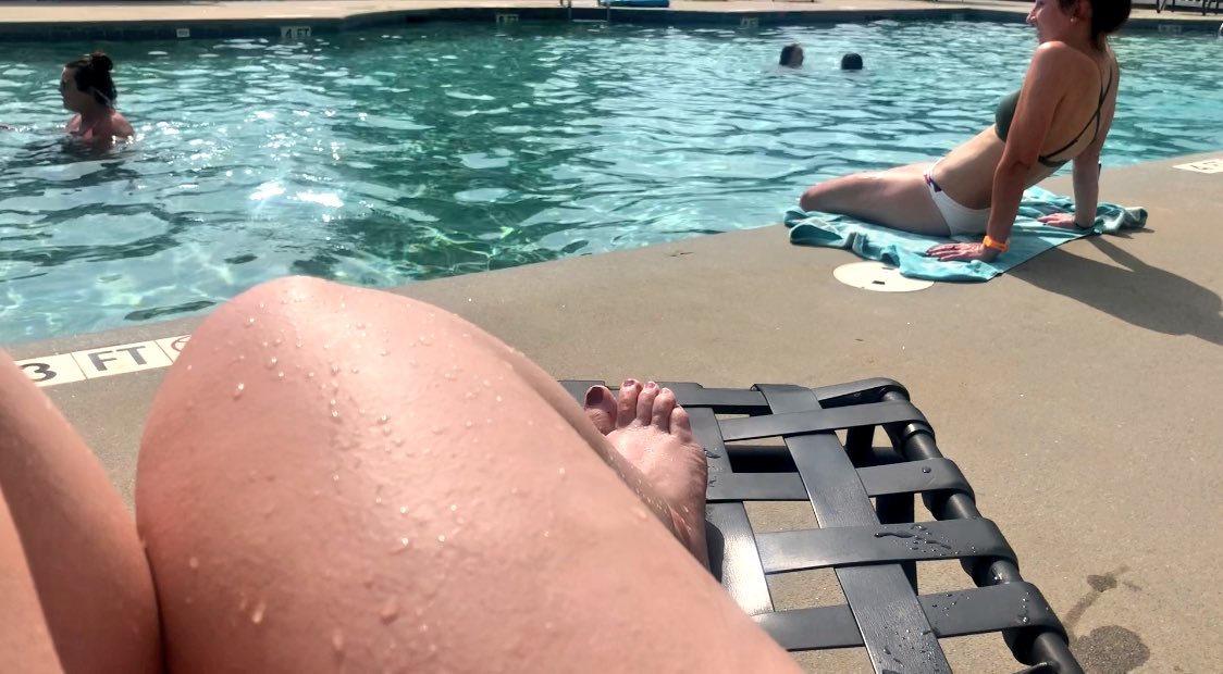 thiccdomblonde's tweet photo. Men have literally no control around Me 😂 they are so PATHETIC and all they are good for is their wallet honestly

And thats why I’ll be sitting by the pool relaxing and smoking while you bitches fill My bank account 💋���

Cheers, pigs. 🐽

#findom @RT4fet @RTf1ndom @RTP1G https://t.co/e0cMXaiOi3