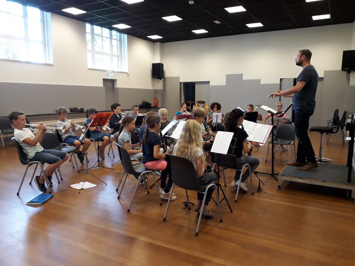 crescendosld's tweet photo. Vandaag verwelkomde het C-orkest 8 nieuwe muzikanten! Ook het instaporkest is sinds vandaag weer uitgebreid met nieuwe talentjes. Veel succes allemaal! https://t.co/dL2duGDjsu