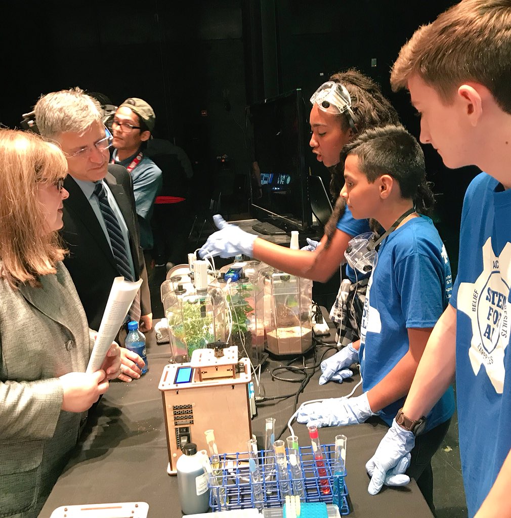 AroundTI's tweet photo. 10,000 K12 students in @BerknerHS attendance zone given more #STEM opportunities for future careers with $4.6 million grant from TI Foundation. Learn more: https://t.co/nDRStIpCoI #RISDSTEM4All @RichardsonISD @GiveWisely https://t.co/vNTYq1dbEb