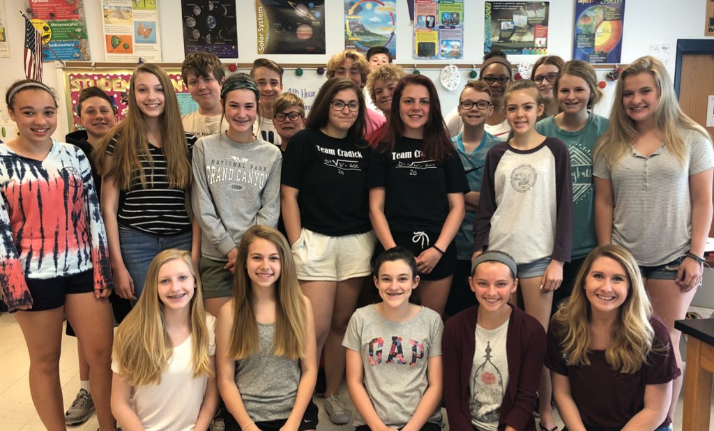 msneffsclass's tweet photo. Said goodbye to the most fun 4th hour today 😭 https://t.co/Xdin8mPE4j
