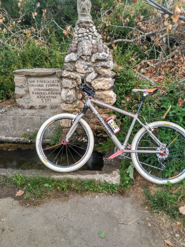 MTBerosForo's tweet photo. La cosa va de fuentes este mes en el Concurso Fotográfico y en España tenemos muchas. ¡Entra en https://t.co/30uUCj7hN4 y participa! #mtberos #concursofotos #foromtb #mtb #btt #ciclismo #cycling #bicis #bikes #fuentes #cannondale https://t.co/CzFpUVe92J