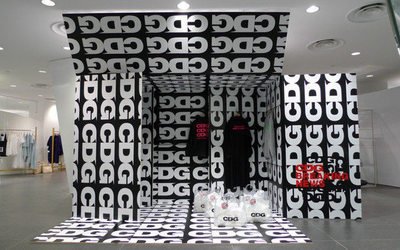 FNW_FR's tweet photo. Comme des Garçons lance sa nouvelle marque : CDG https://t.co/s4p1DUEzqJ https://t.co/z2dKIvi4Y1