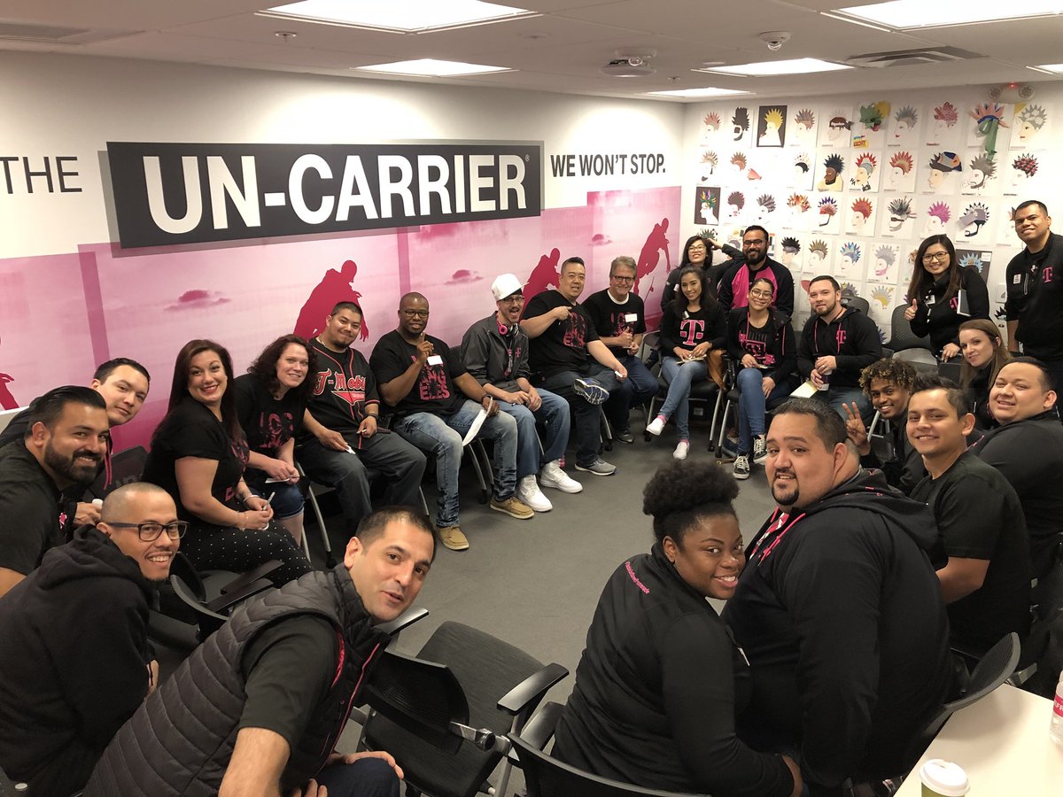 TEX is in the house 🤗
When TEX &amp; Retail combine magical things happen ✨🦄💓 #CustomerObsessed #WestLA #TMobile3rdStreetPromenade #WinForeverLA #SWisBest <a href="/1DeMarco44/">DeMarco Williams</a> @magentatiffany @BryanThompsonSW
