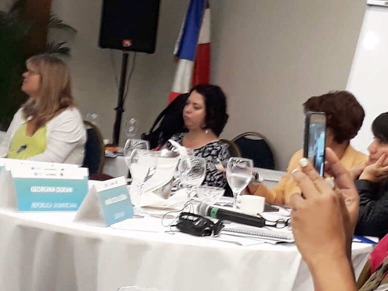 SaludPublicaRD's tweet photo. Hoy en el Taller de Comunicación de Riesgos para las Regiones Afectadas por #Zika, se realiza la presentación de experiencias, de los países que integran el COMISCA, en abordaje comunitario como parte de las estrategias de comunicación de riesgos.
#RDPPTCOMISCA2018 @SECOMISCA https://t.co/oJTa1cBF6g