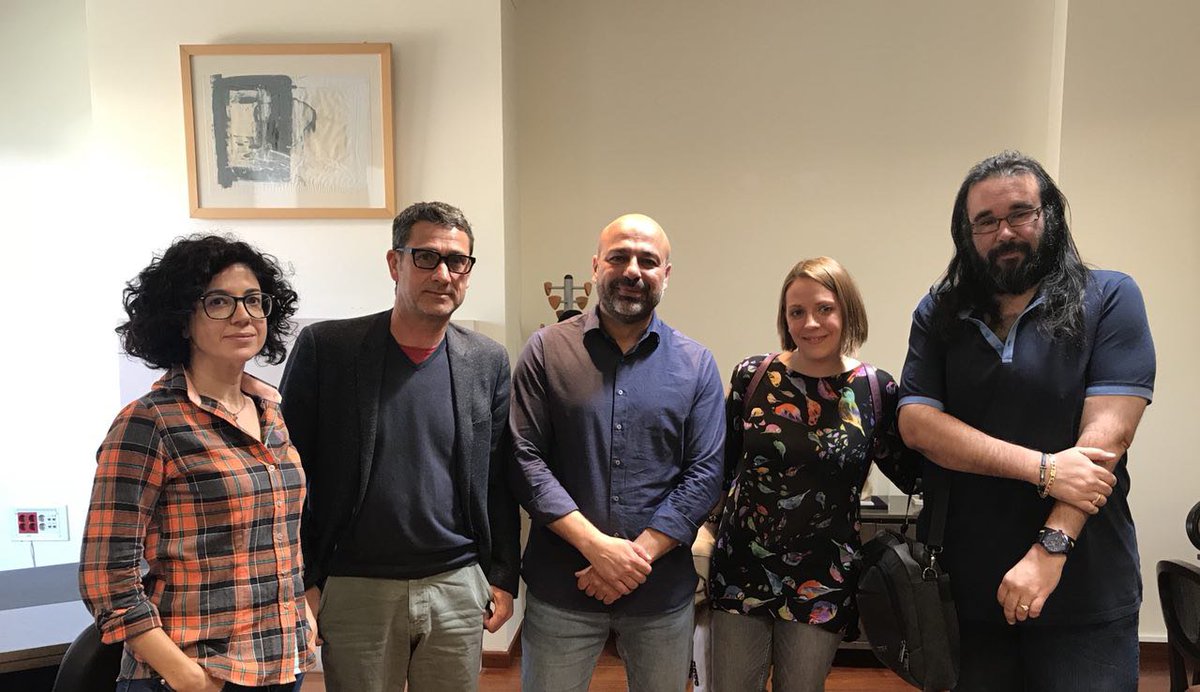 PodemosCLM's tweet photo. El sector audiovisual en CLM es fundamental para construir región👉Nos une y conecta, genera empleo y muestra al mundo nuestra identidad castellano-manchega.
@josegarmolina se reúne con #Apacam para conocer sus dificultades y trabajar en un futuro Pacto Audiovisual de CLM. https://t.co/ITK07rBjXi