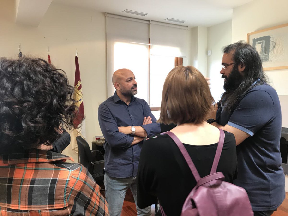 PodemosCLM's tweet photo. El sector audiovisual en CLM es fundamental para construir región👉Nos une y conecta, genera empleo y muestra al mundo nuestra identidad castellano-manchega.
@josegarmolina se reúne con #Apacam para conocer sus dificultades y trabajar en un futuro Pacto Audiovisual de CLM. https://t.co/ITK07rBjXi