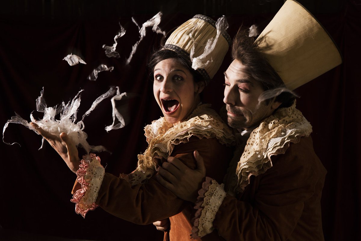 🎭 BIANCO - @TeatreLaBu 🎭 Dissabte 26 de maig a les 13h a la Sala Polivalent. Aquesta és la història d’una noia que treballa en un antic hostal i que rep la visita d’un entranyable viatger. Un espectacle que ens mostra com gestionar i acceptar els canvis. A partir de 6 anys