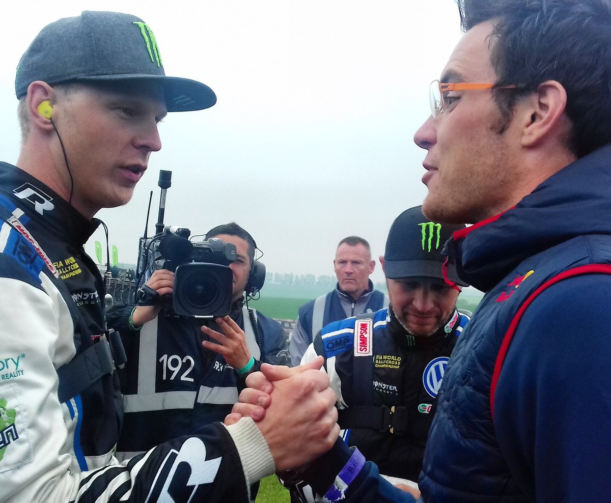 Mutual respect between these two Motorsport stars last weekend in <a href="/MettetRX/">Mettet RX</a>! 👌 Écoutez notre interview de <a href="/thierryneuville/">Thierry Neuville</a> sur PureRallycross.com!  #WorldRX #Podcast