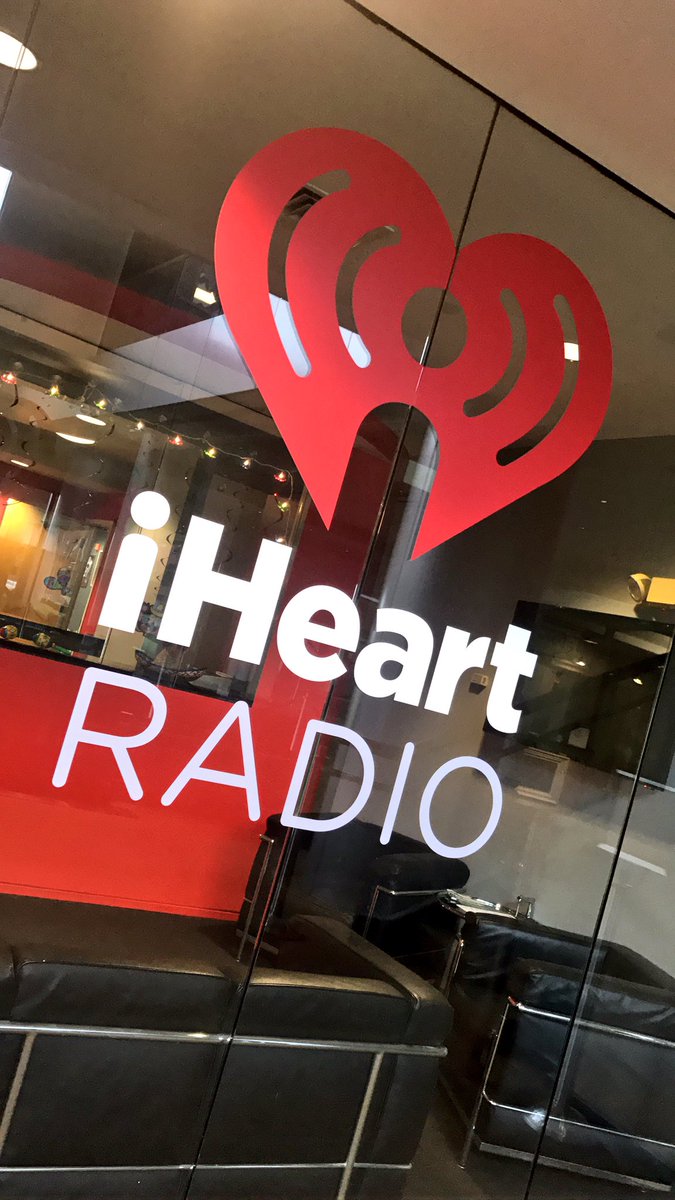 Talking all things Miss Connecticut with @GavinOnAir <a href="/kiss957/">KISS 95-7</a>