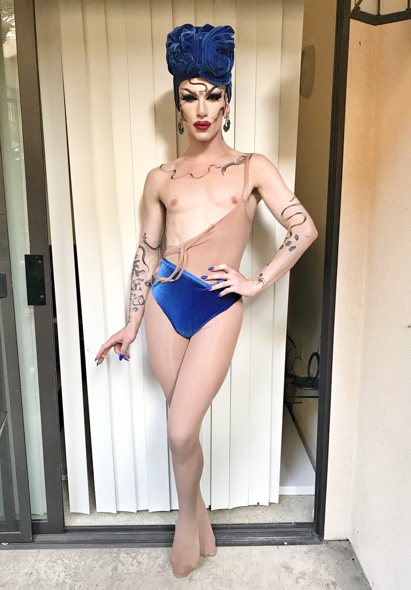 Suttoncrawford's tweet photo. When the Curtains Match The Drapes 🌀💙 @sasha_velour 💙🌀

#sashavelour #houseofvelour #LA https://t.co/47GPtuvI3Q
