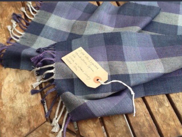 ArtInDitchling's tweet photo. 3rd w/e of @artistshouses coming up - No.17 on the #Ditchling trail is home &amp; #studio of Jenny Kilbride, #weaver &amp; dyer of exquisite silk scarves. See the loom at work &amp; also an excellent #exhibition of stone carving in the garden @TheStoneCarver #AOH2018 https://t.co/NS2l618Tdt