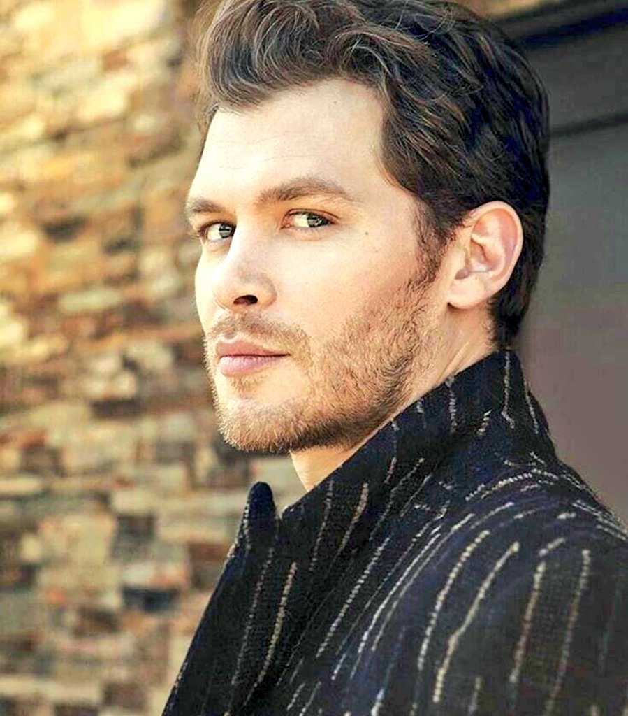 Happy birthday Joseph Morgan 